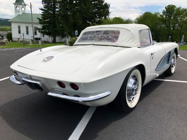 1961 Chevrolet Corvette ErmineWhite/Red*CorrectEngine283/230hp*4-spd*NICE* - photo 3