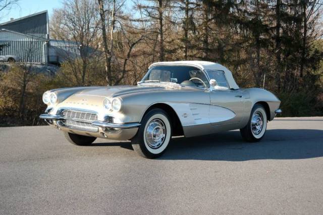 1961 Chevrolet Corvette Fawn/Fawn 4-speed Nice Cosmetics & Interior - photo 2