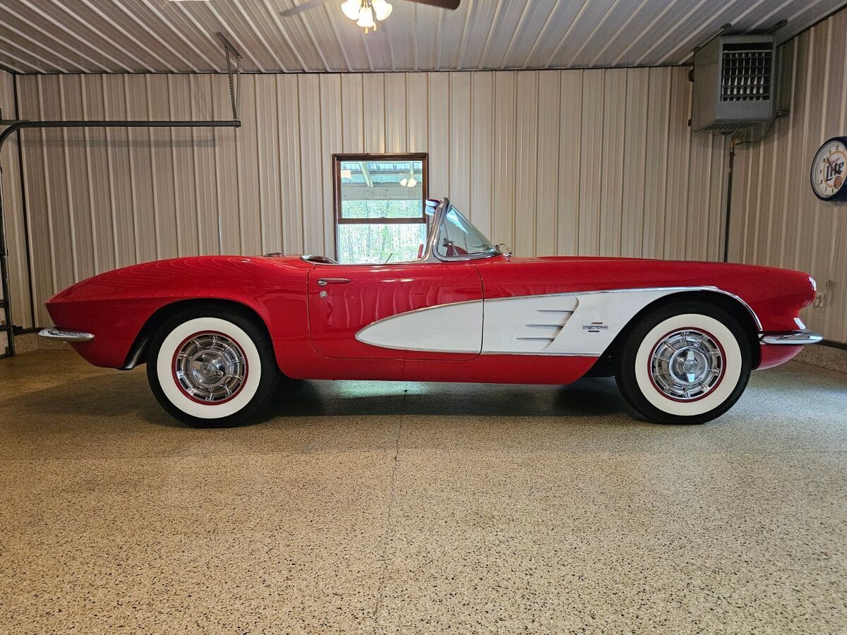 1961 Chevrolet Corvette - photo 3