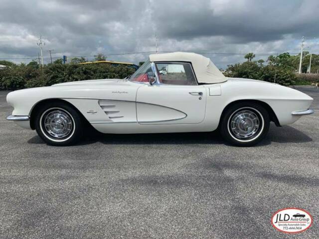 1961 Chevrolet Corvette - photo 3