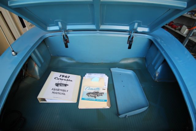 1961 Chevrolet Corvette RARE Jewel Blue - photo 10