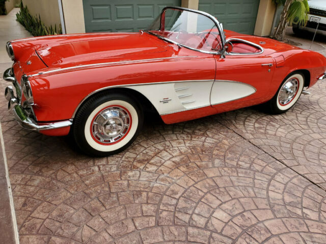1961 CHEVROLET CORVETTE RARE RESTORED SIGNET RED WHITE COVES QUALITY IN+OUT 1961 Chevrolet Corvette