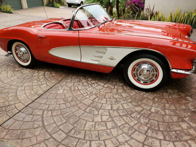 1961 Chevrolet Corvette - photo 2