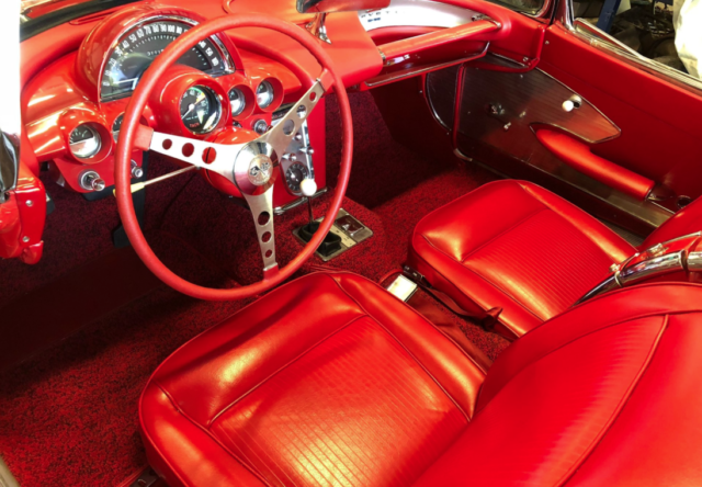 1961 Chevrolet Corvette - photo 6