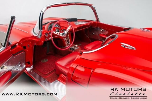 1961 Chevrolet Corvette -- - photo 3