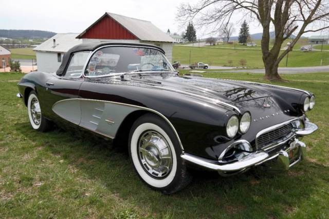 1961 Chevrolet Corvette Super Rare Tuxedo Black/Blue *NCRS Top Flight* - photo 5