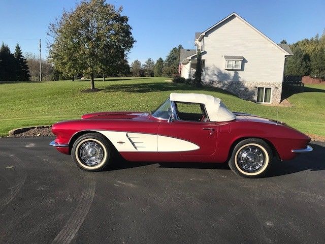 1961 Chevrolet Corvette White Coves