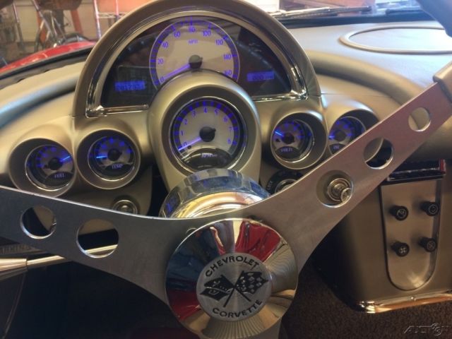 1961 Chevrolet Corvette Restored Hardtop Convertible - photo 10