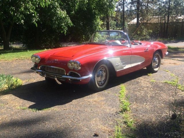 1961 Chevrolet Corvette Restored Hardtop Convertible - photo 2
