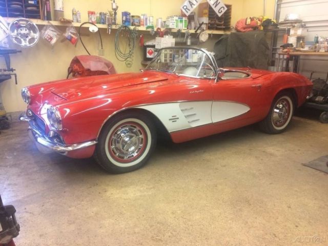 1961 Chevrolet Corvette Restored Hardtop Convertible - photo 3