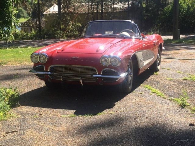 1961 Chevrolet Corvette Restored Hardtop Convertible - photo 4