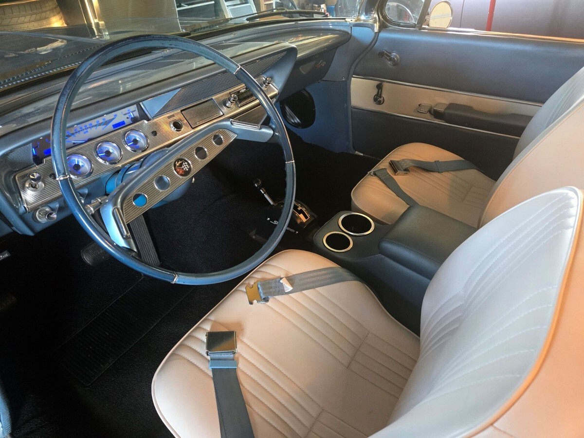 1961 Chevrolet Impala - photo 12