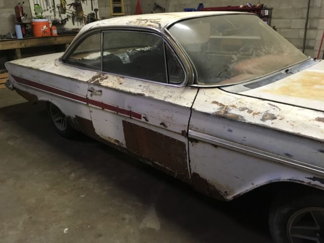 1961 Chevrolet Impala 2 door sport coupe - photo 4