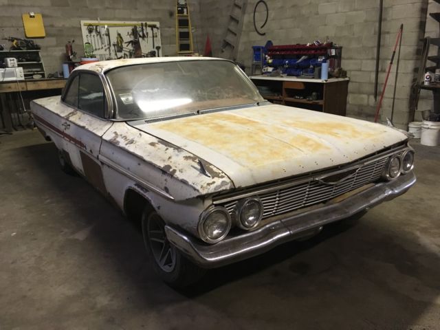 1961 Chevrolet Impala 2 door sport coupe - photo 5