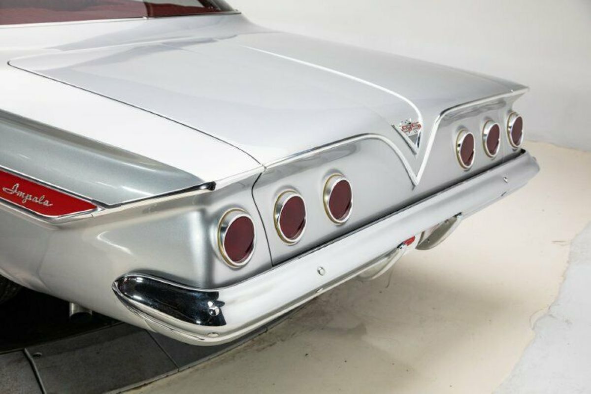 1961 Chevrolet Impala - photo 9