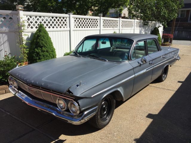 1961 Chevrolet Impala - photo 2