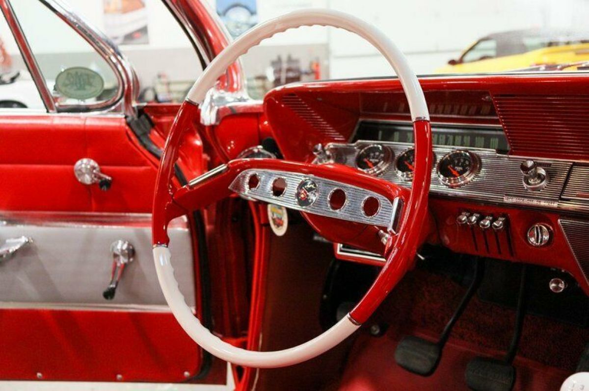 1961 Chevrolet Impala - photo 12