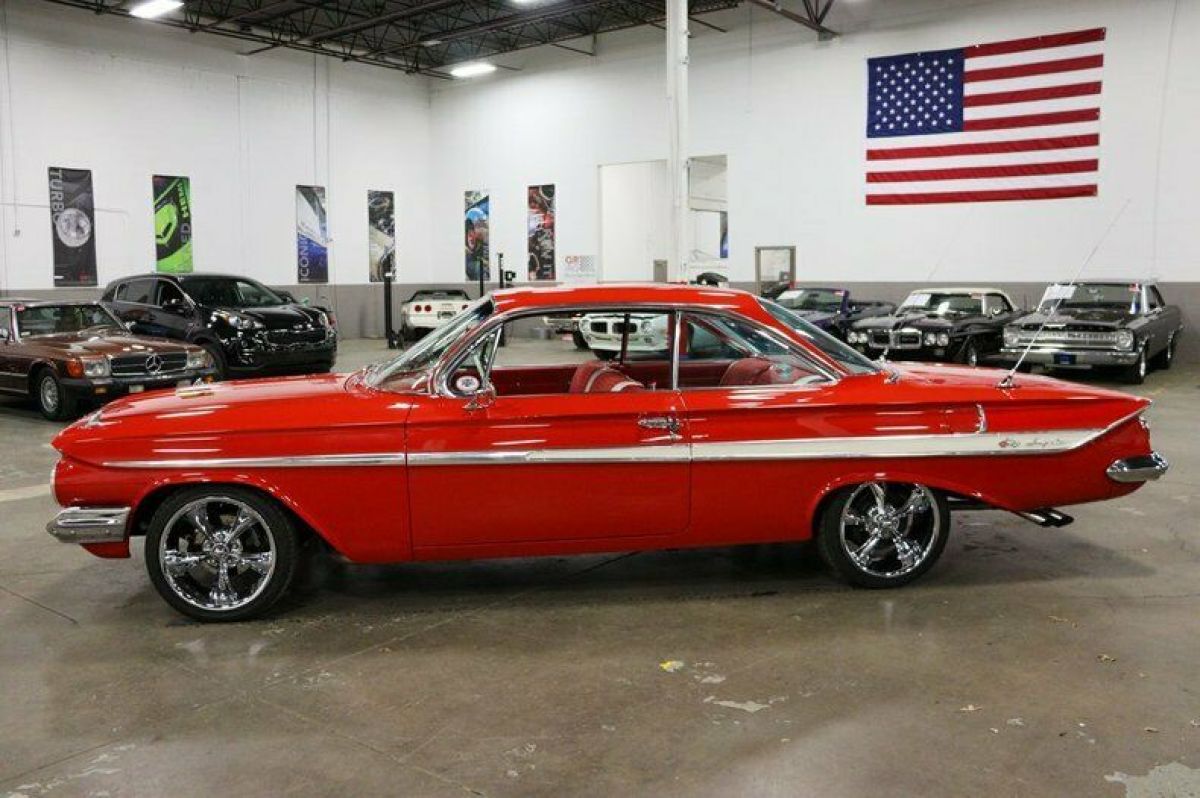 1961 Chevrolet Impala - photo 2