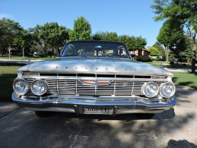 1961 Chevrolet Impala - photo 3