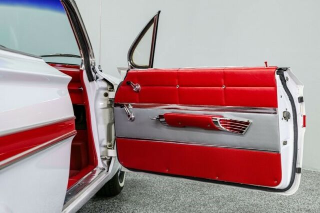 1961 Chevrolet Impala Bubble Top - photo 12