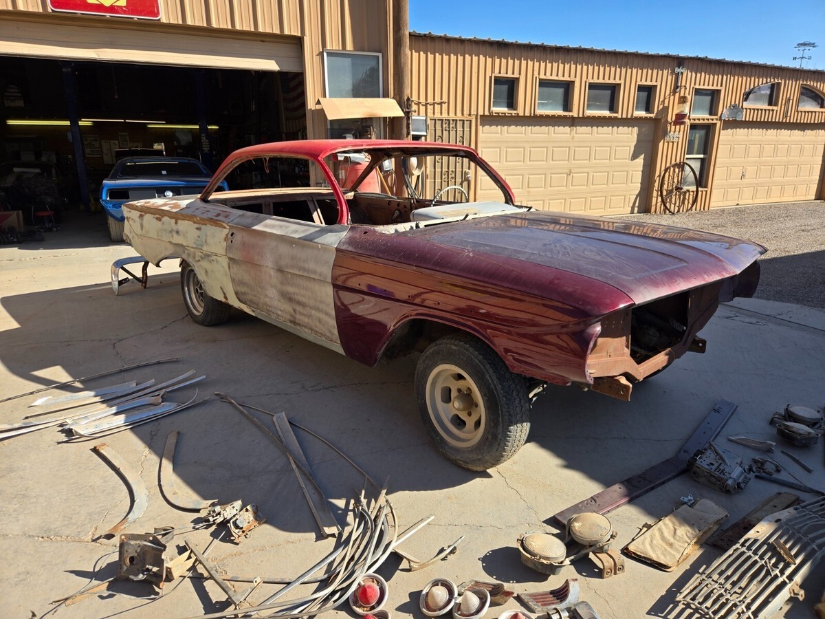 1961 Chevrolet Impala - photo 2