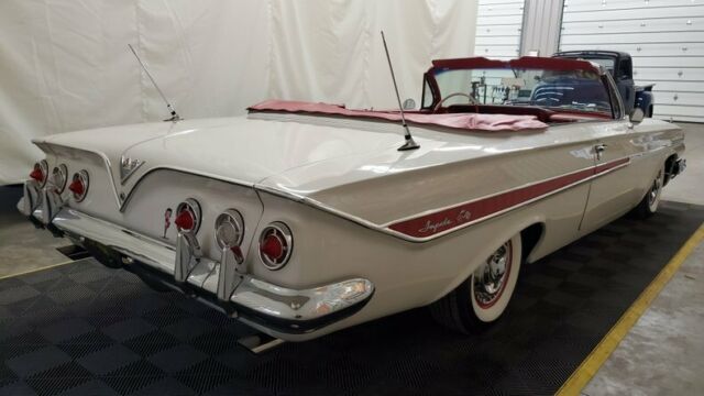 1961 Chevrolet Impala Convertible 348 Tri-power - photo 4