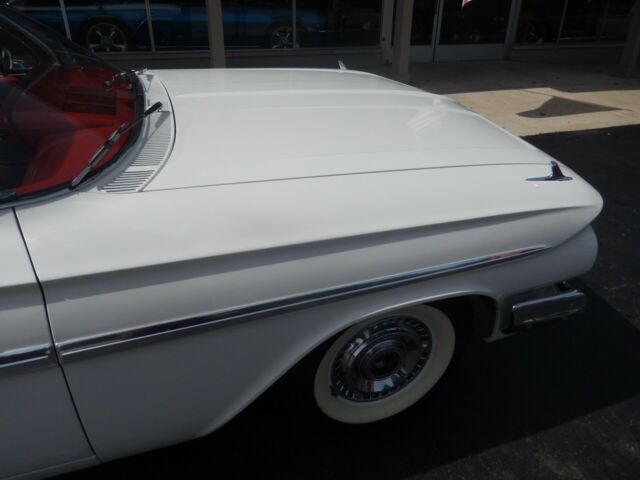 1961 Chevrolet Impala SS - photo 2