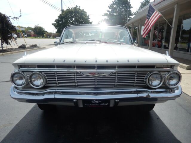 1961 Chevrolet Impala SS - photo 3