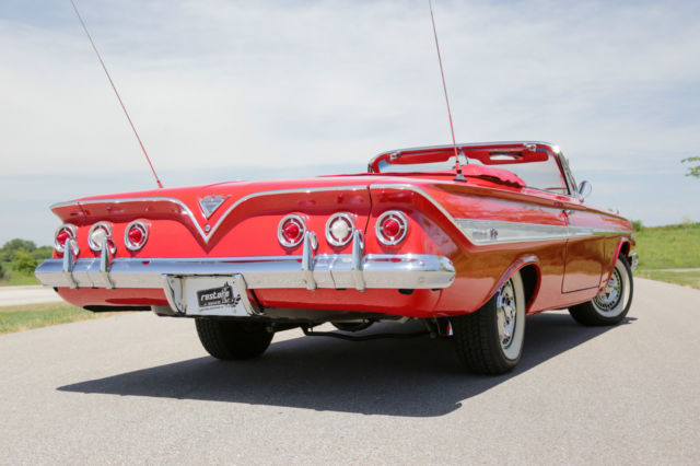 1961 Chevrolet Impala SS - photo 3