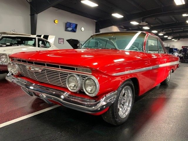 1961 Chevrolet Impala SS Custom Automatic 350 Bubbletop CLEAN Feature car 1961 Chevrolet Impala SS Custom