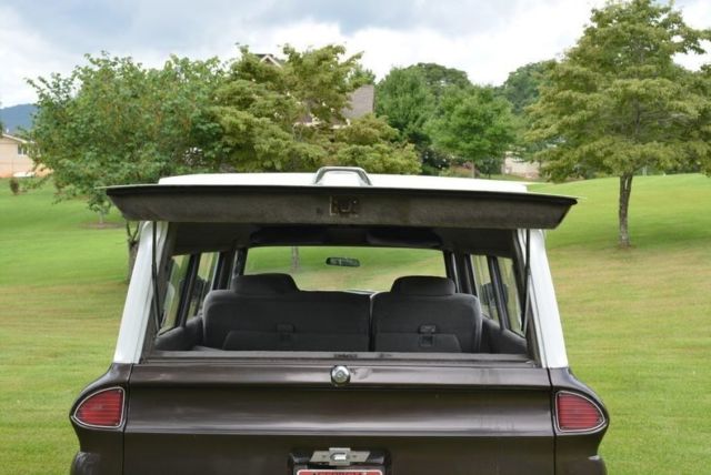 1961 Chevrolet Suburban -- - photo 10