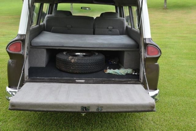 1961 Chevrolet Suburban -- - photo 11