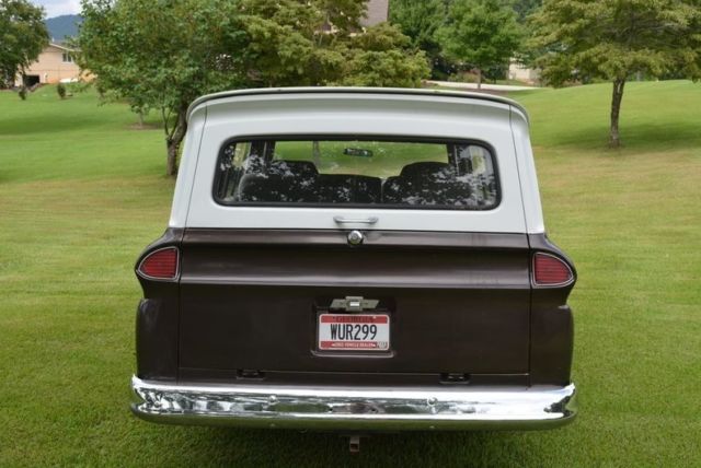 1961 Chevrolet Suburban -- - photo 4