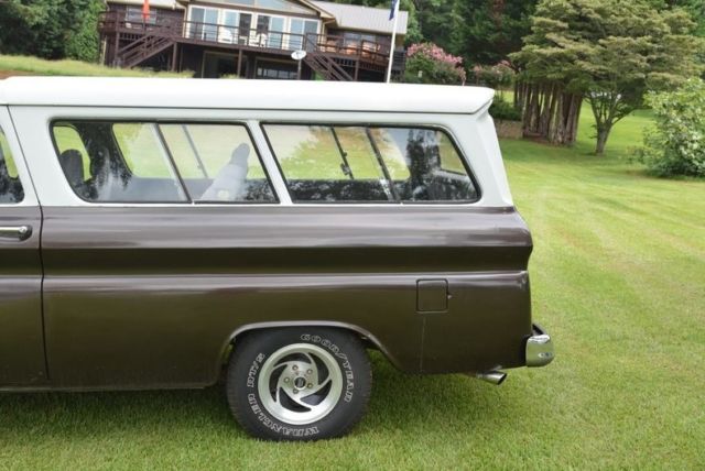 1961 Chevrolet Suburban -- - photo 7