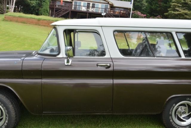 1961 Chevrolet Suburban -- - photo 6