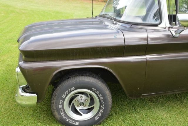 1961 Chevrolet Suburban -- - photo 5