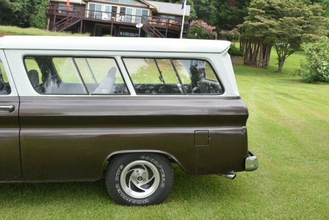 1961 Chevrolet Suburban -- - photo 9