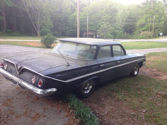 1961 Chevrolet Bel Air/150/210 Base 4-Door Sedan - photo 2