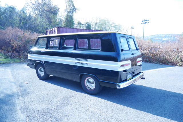 1961 Chevrolet Corvair Greenbrier - photo 2