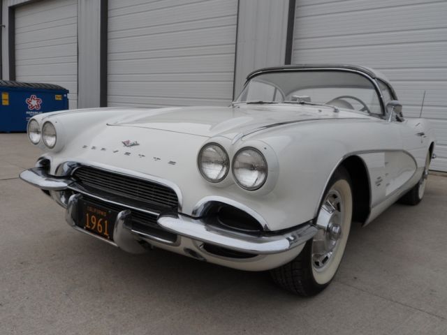 1961 Chevrolet Corvette C1 CONVERTIBLE - photo 4