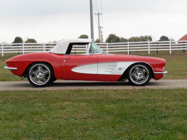 1961 Chevrolet Corvette CORVETTE - photo 2
