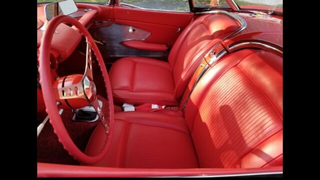 1961 Chevrolet Corvette - photo 2