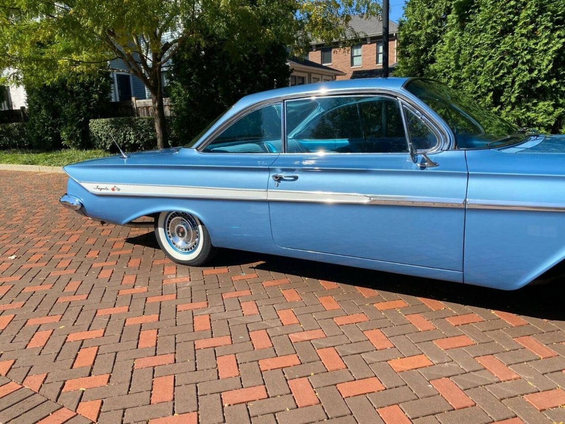 1961 Chevrolet Impala - photo 3
