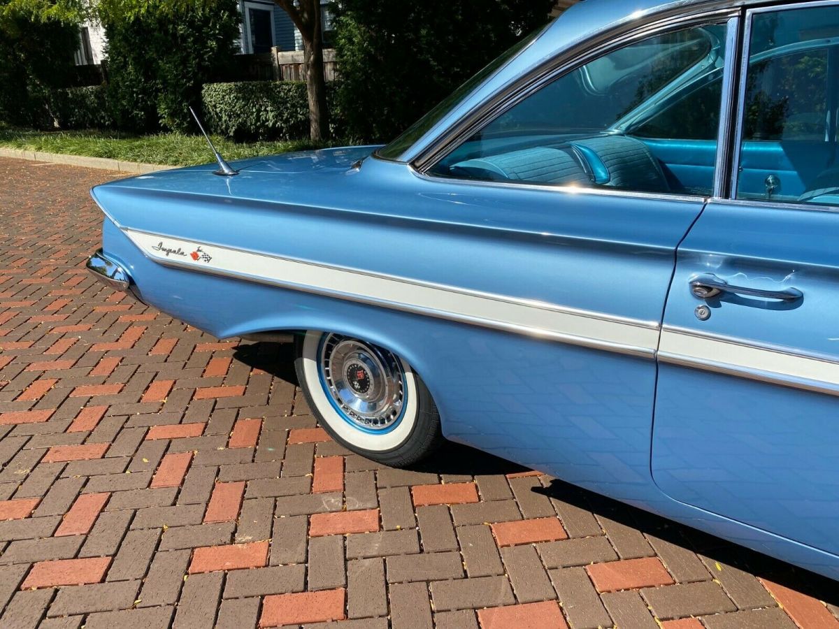 1961 Chevrolet Impala - photo 2