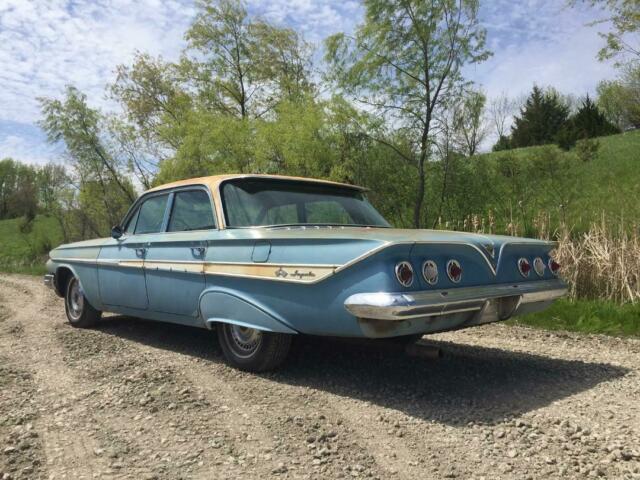 1961 Chevrolet Impala - photo 3
