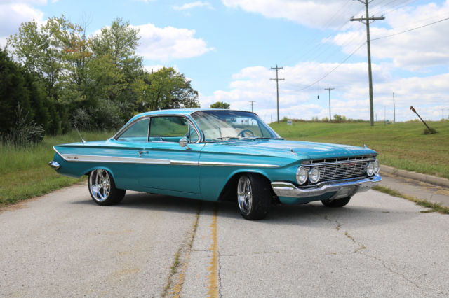 1961 Chevrolet Impala - photo 3