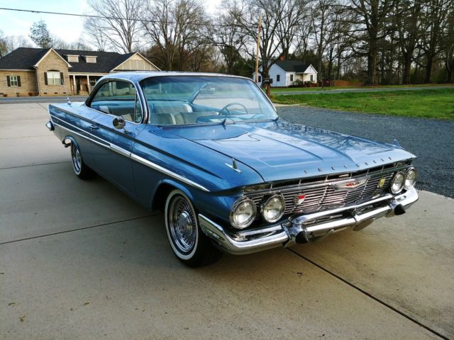 1961 Chevrolet Impala - photo 2