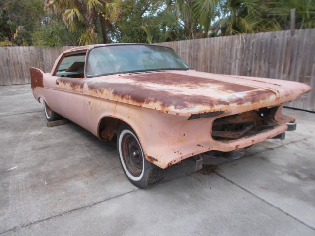 1961 Chrysler Imperial - photo 2
