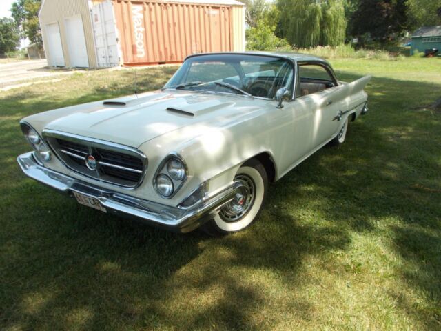 1961 Chrysler 300 Series Bubbletop with super cool fins - photo 10
