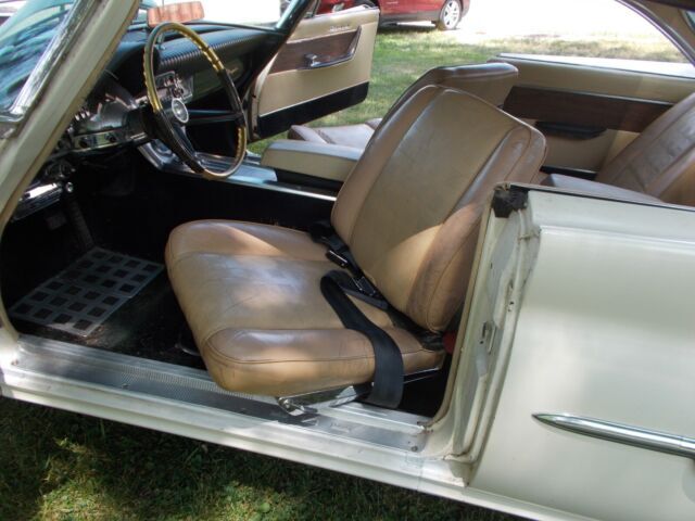 1961 Chrysler 300 Series Bubbletop with super cool fins - photo 7